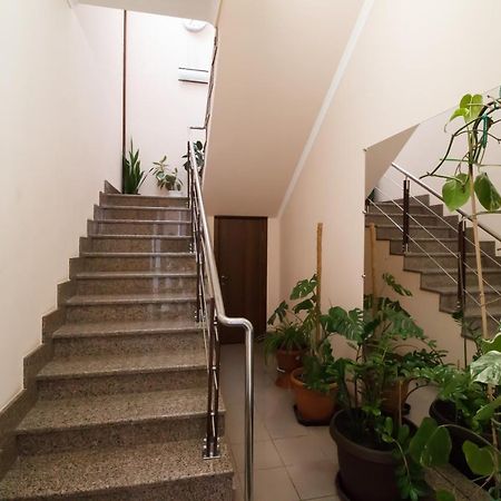 خاركيف Hotel On Khmelnytskogo 8 المظهر الخارجي الصورة
