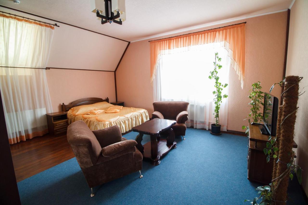 خاركيف Hotel On Khmelnytskogo 8 المظهر الخارجي الصورة