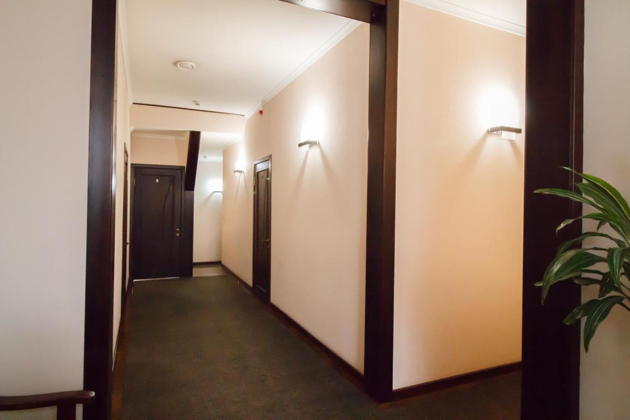 خاركيف Hotel On Khmelnytskogo 8 المظهر الخارجي الصورة